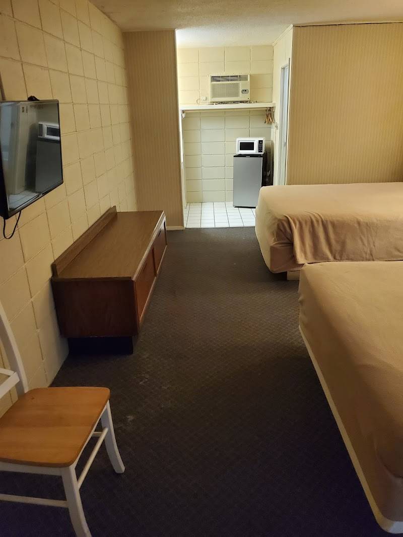 Lake Shore Motel