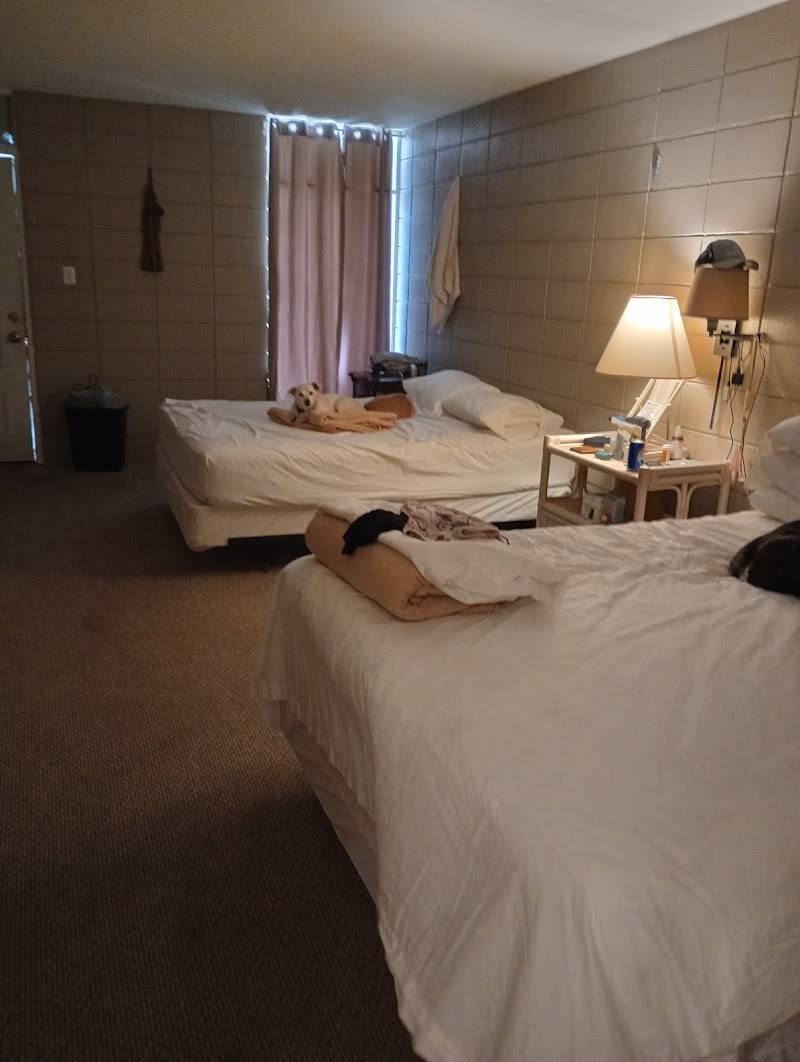 Lake Shore Motel
