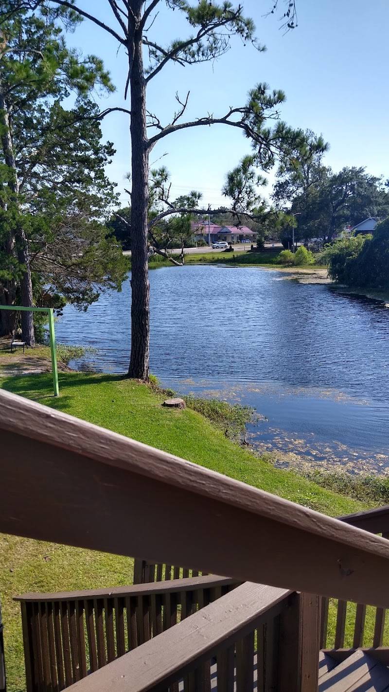 Lake Shore Motel