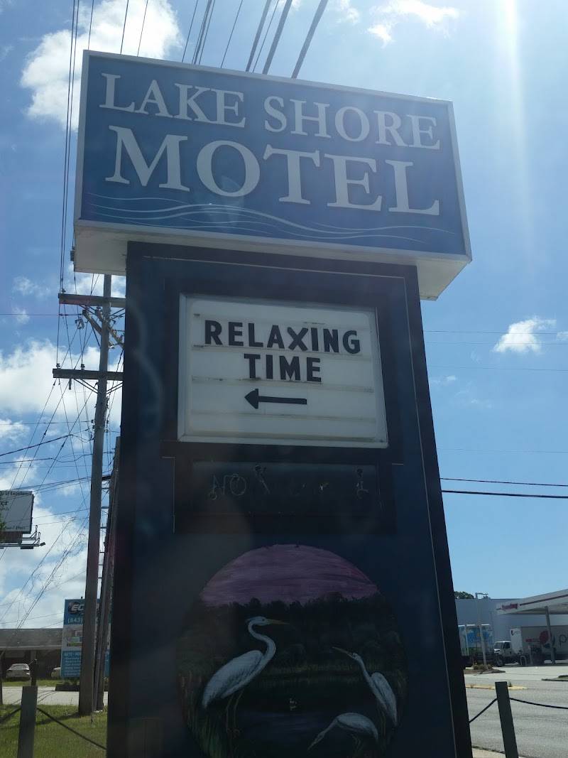 Lake Shore Motel
